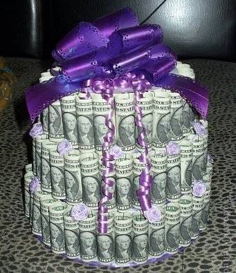 Подарочный торт из денег