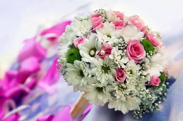 Красивые букеты из роз и хризантем фото