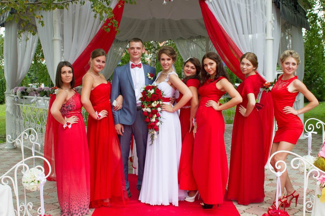 Яркий красный для свадьбы фото