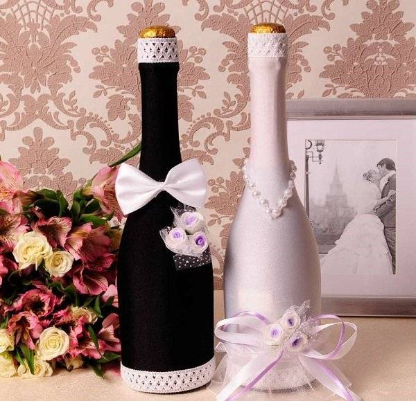 Оформление бокалов и шампанского на свадьбу