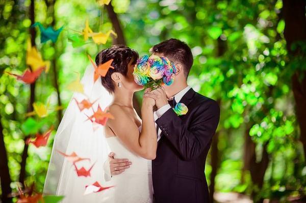 Радужная свадьба для яркой, счастливой жизни. Фото с сайта http://marrymerustem.ru
