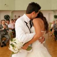 Зачем считают на свадьбе когда целуются