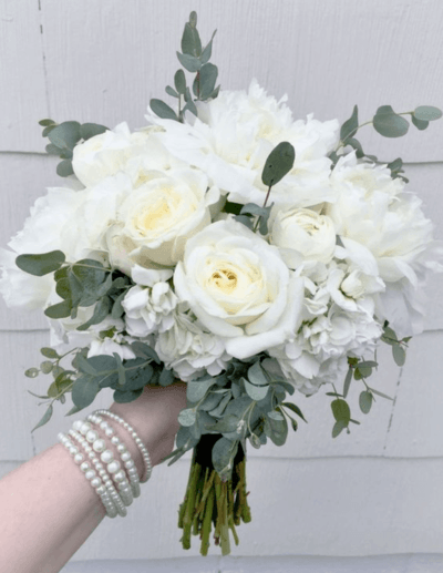 букет невесты из белых роз фото
