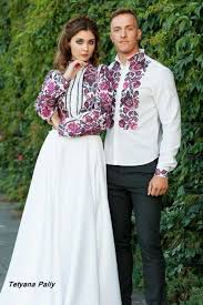 Весільна сукня в українському стилі